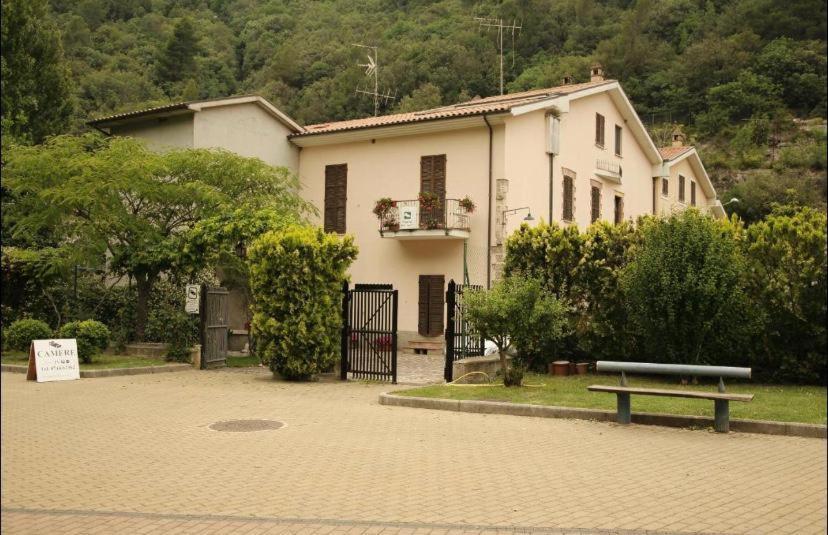 Villa Rifugio Della Cascata Collestatte Exterior foto