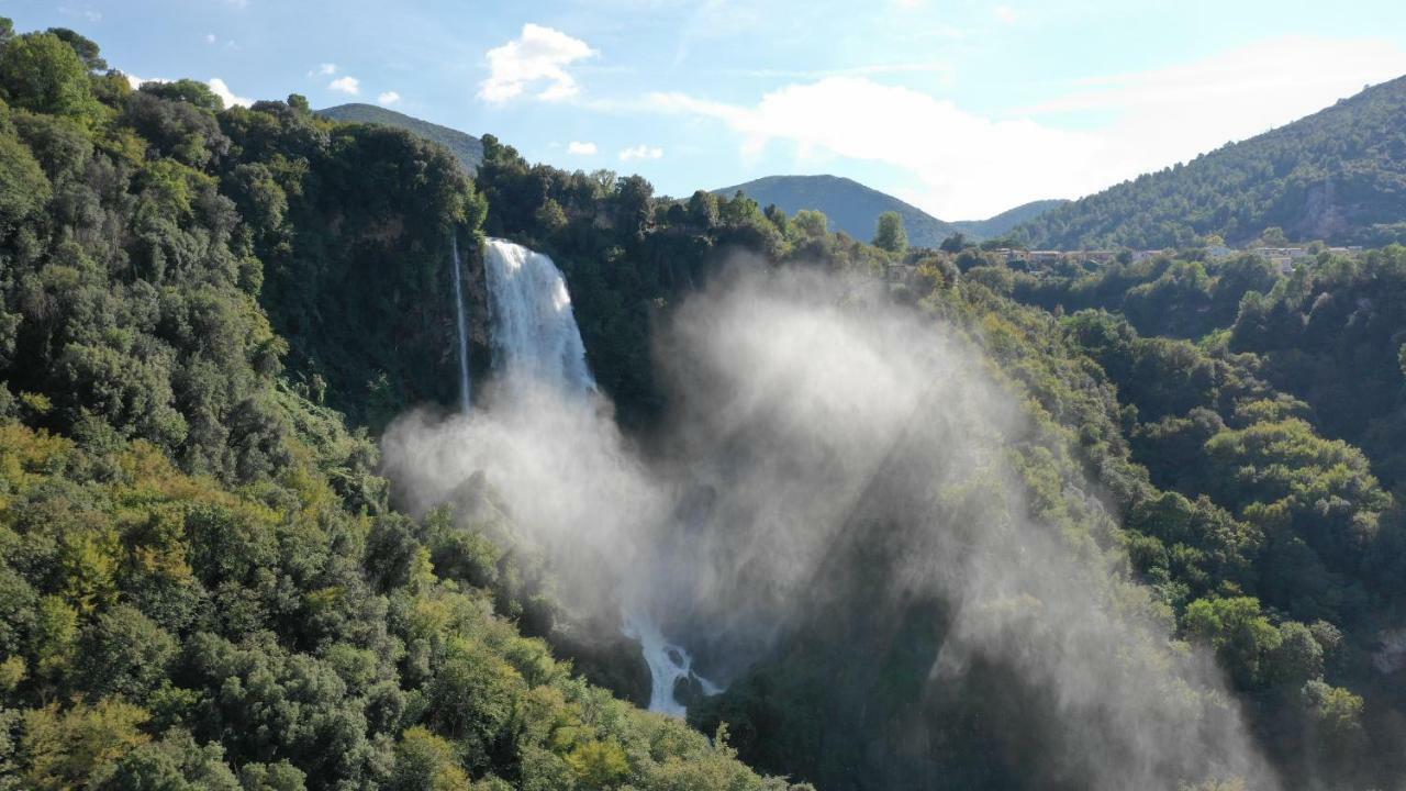 Villa Rifugio Della Cascata Collestatte Exterior foto